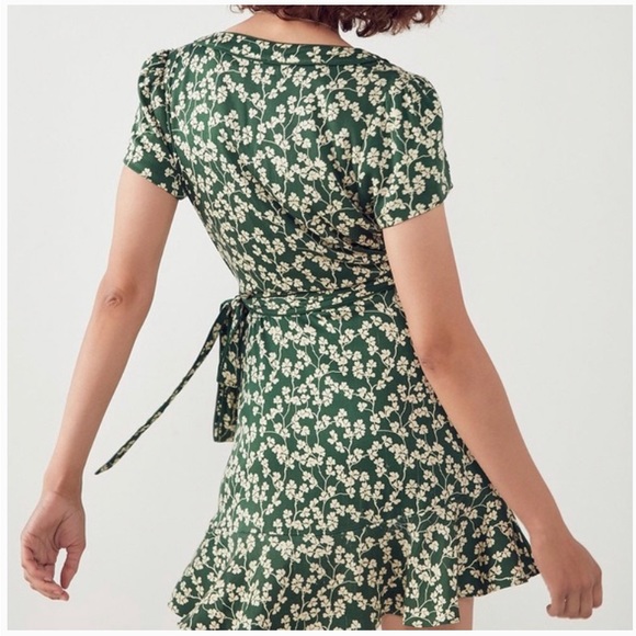 KIMCHI BLUE green clover wrap dress NWT medium - Picture 2 of 5